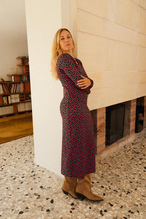 Julie D. is a size 38 and wears a size M