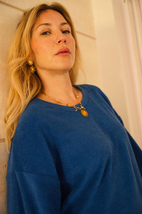 Julie D. fait du 38 et porte une taille M/L