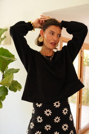 Julie A. is a size 36 and wears a size XS/S