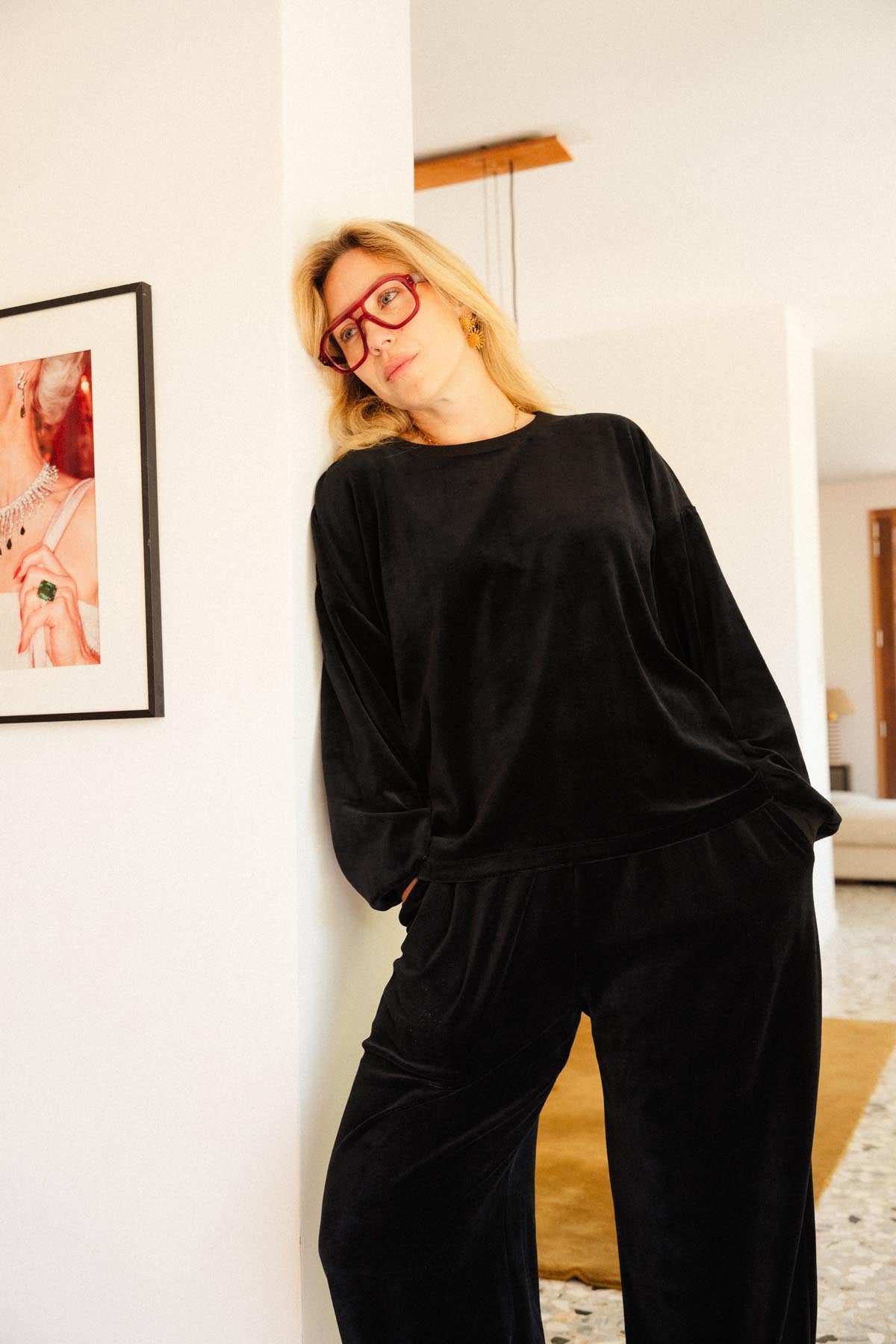 Julie D. is a size 38 and wears a size M/L