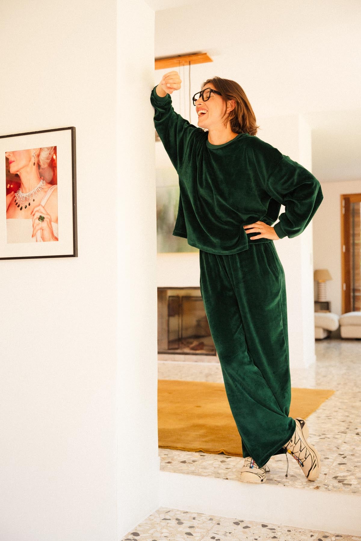 Julie A. is a size 36 and wears a size XS