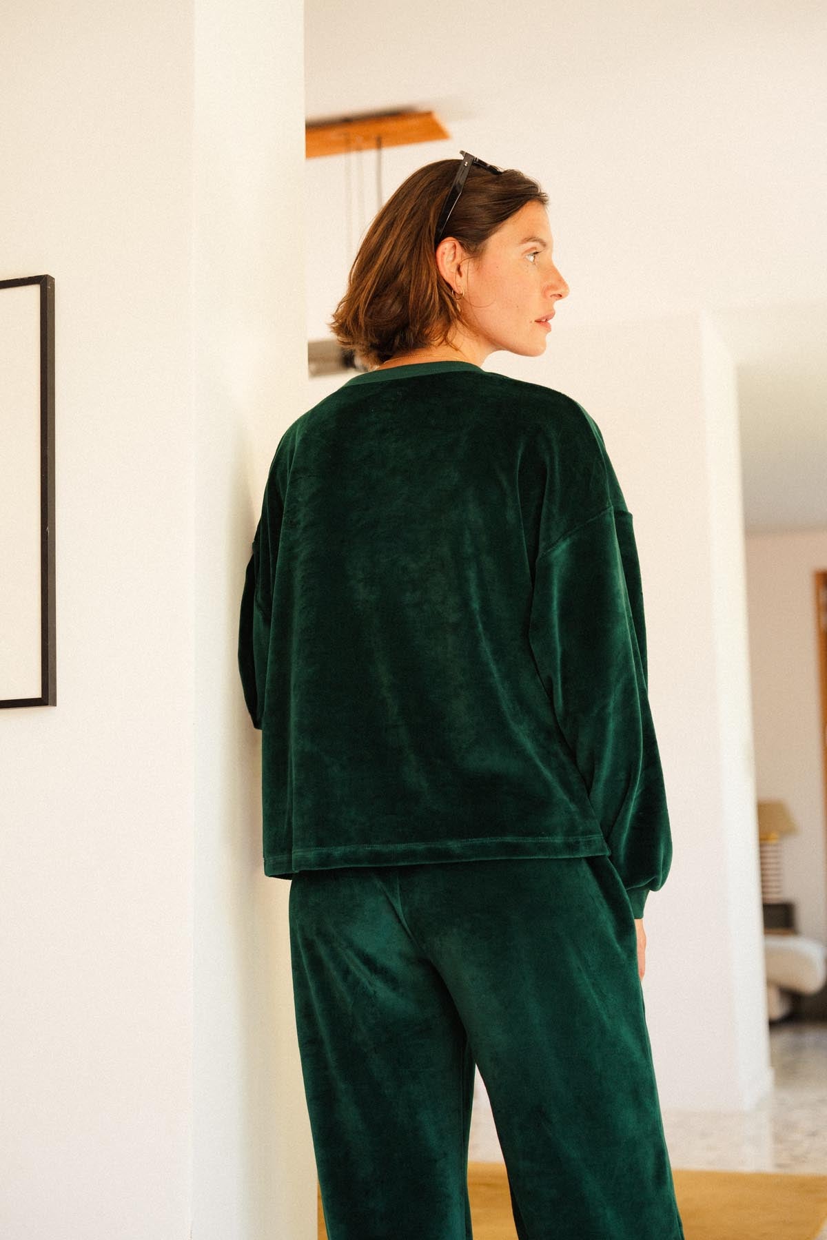 Julie A. is a size 36 and wears a size XS/S