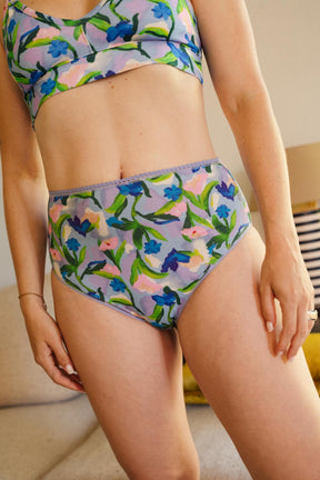 Julie D. fait du 38 et porte une taille M