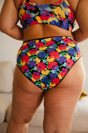 Amandine fait du 44 et porte une taille 2XL