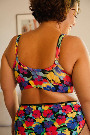 Amandine fait du 95G et porte une taille 3XL