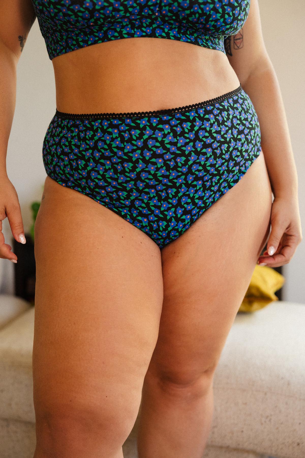 Amandine fait du 44 et porte une taille 2XL