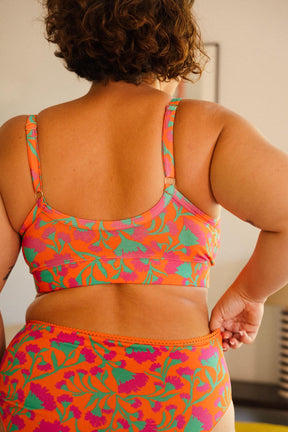 Amandine fait du 95G et porte une taille 3XL
