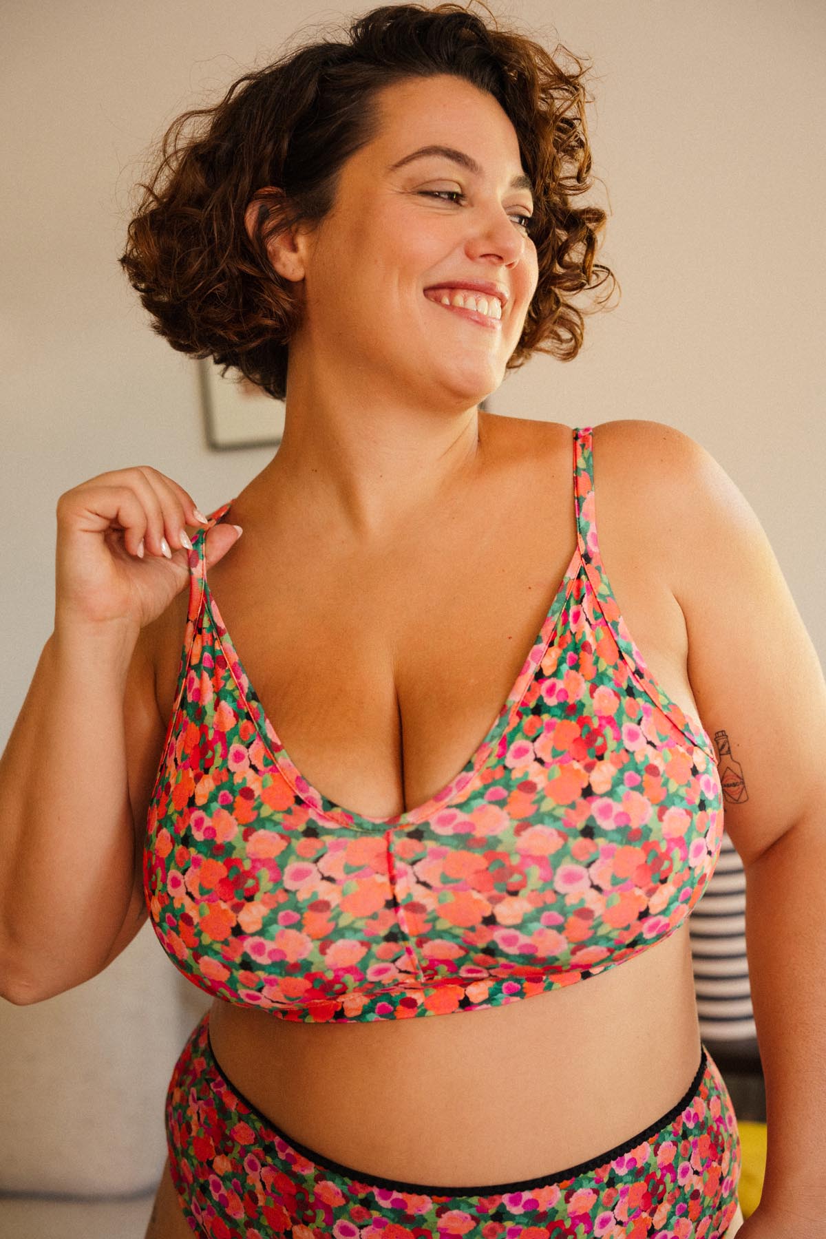 Amandine fait du 95G et porte une taille 3XL