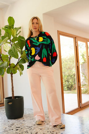 Julie D. fait du 38 et porte une taille M