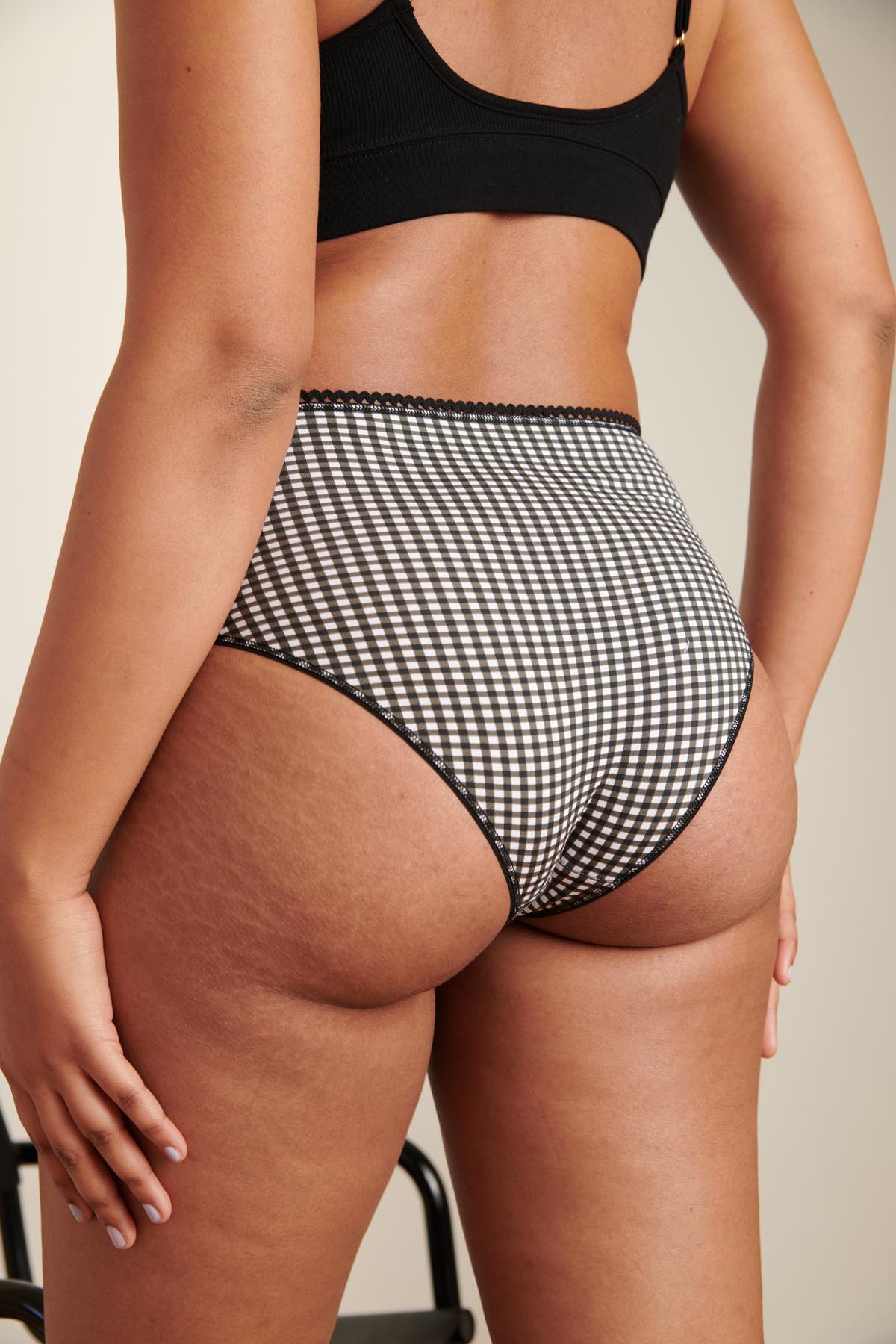 Marie-Charles fait du 38 et porte une taille M