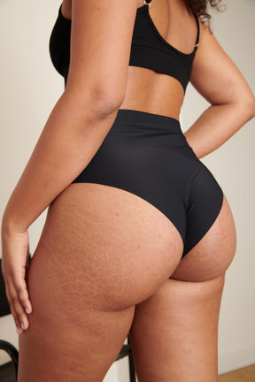 Marie-Charles fait du 38 et porte une taille M