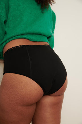 Marie-Charles fait du 38 et porte une taille M