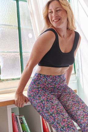Julie fait du 40 et porte une taille M/L en bas et M en haut