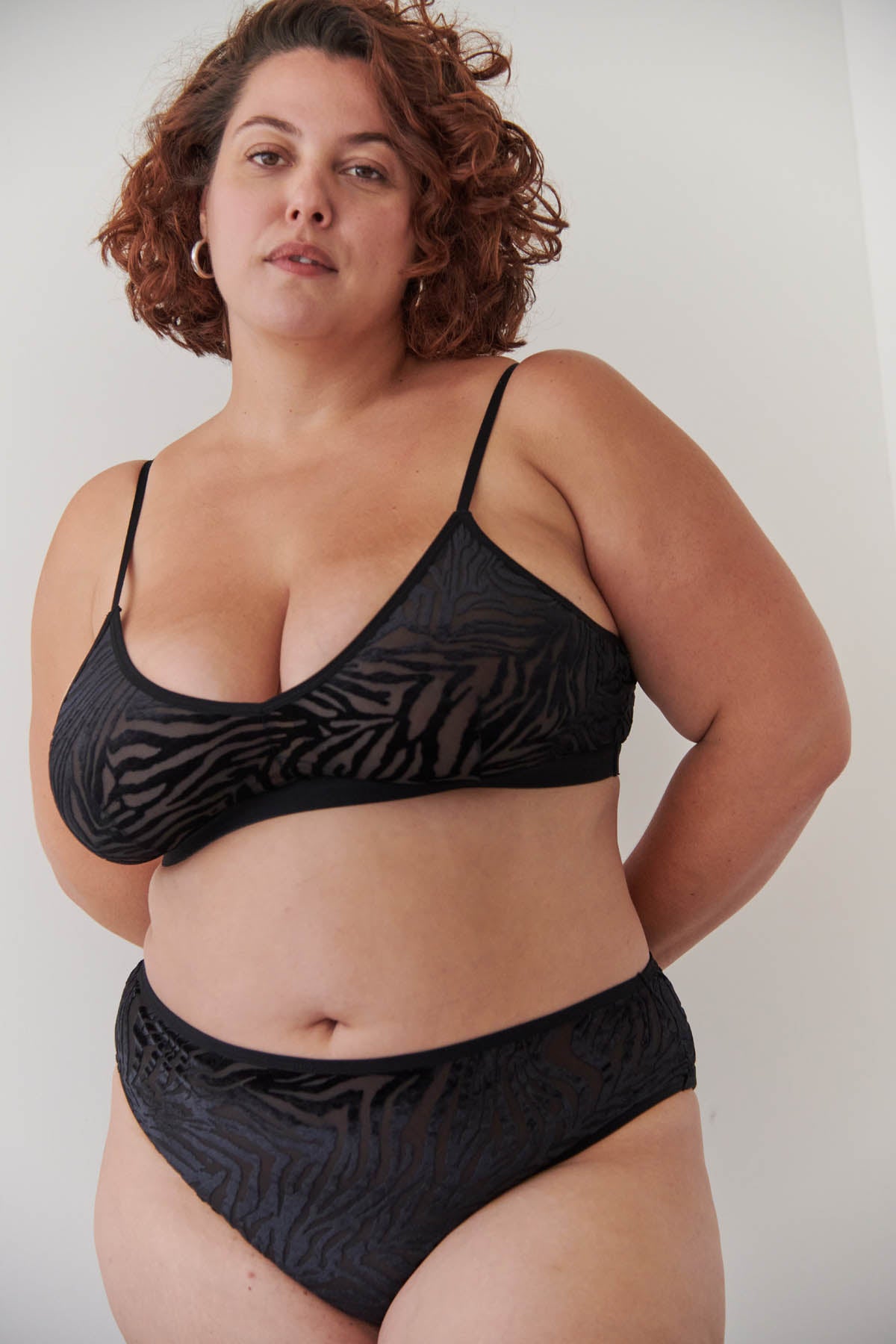 Amandine fait du 100F et porte une taille 3XL*