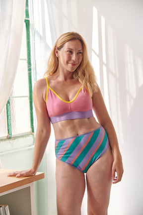 Julie fait du 40 et porte une taille M