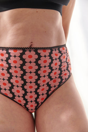 Julie fait du 40 et porte une taille M