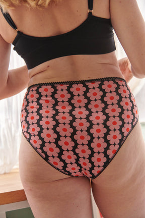 Julie fait du 40 et porte une taille M