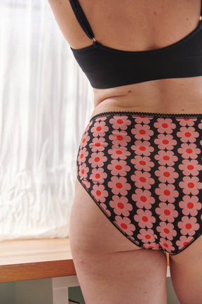Julie fait du 40 et porte une taille M