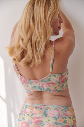 Julie fait du 95B et porte une taille L