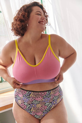 Amandine fait du 100F et porte une taille 3XL