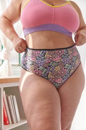 Amandine fait du 44 et porte une taille 2XL