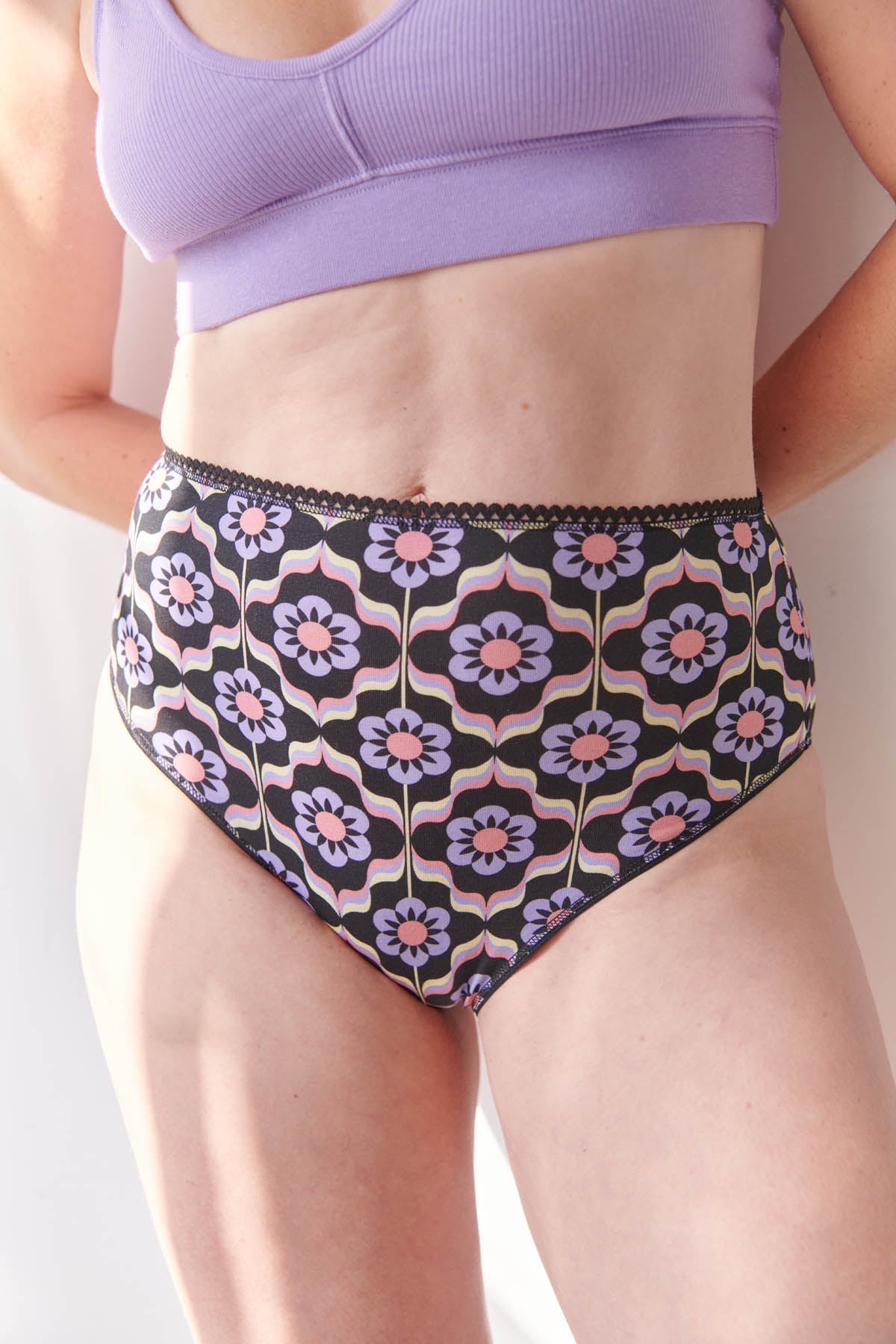 Julie fait du 40 et porte une taille M*