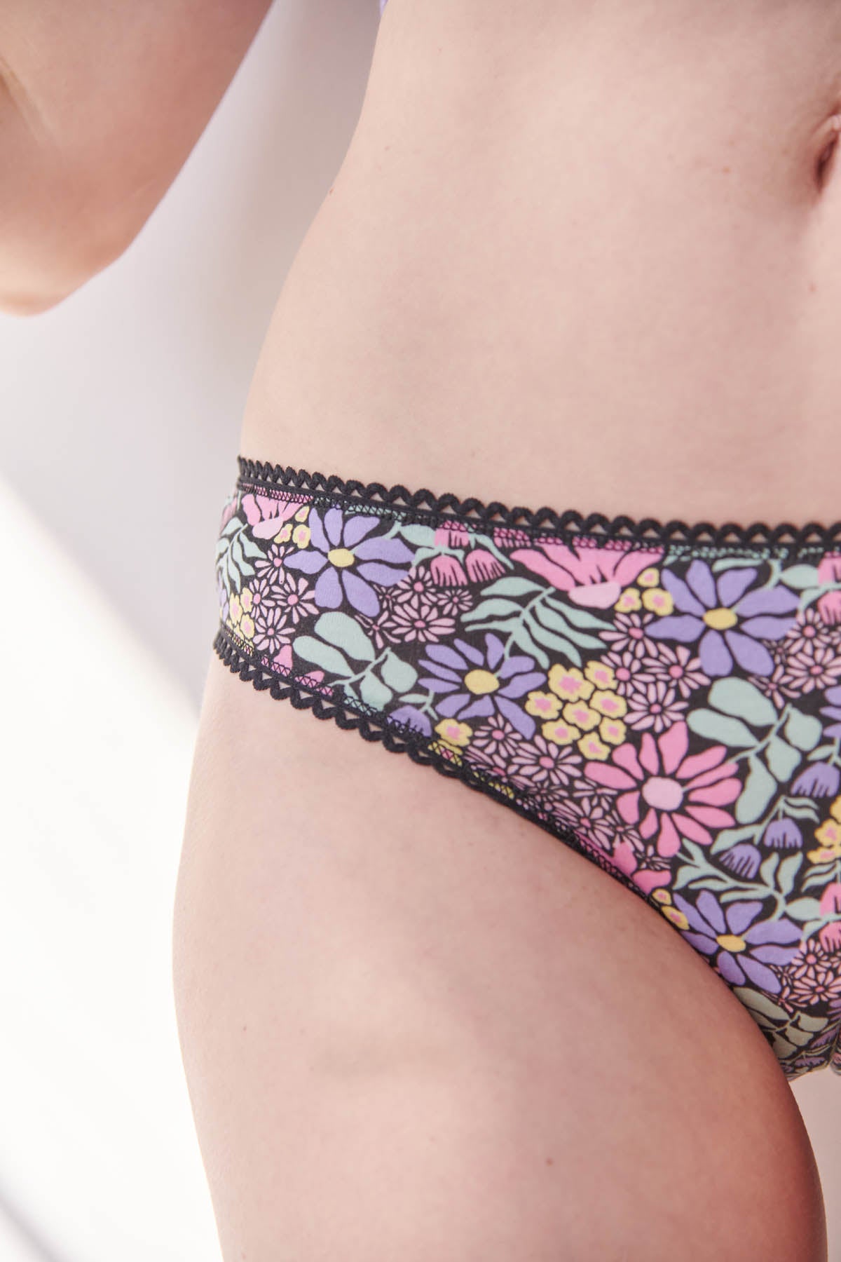Julie fait du 40 et porte une taille M