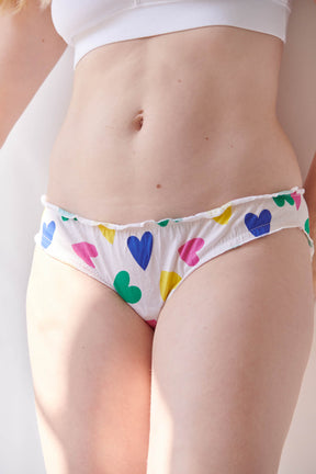 Julie fait du 40 et porte une taille M