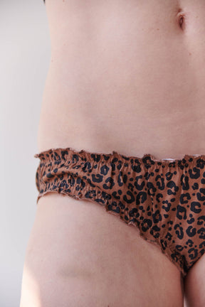 Julie fait du 40 et porte une taille M