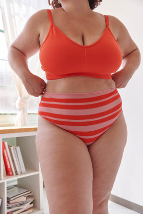 Amandine fait du 44 et porte une taille 2XL