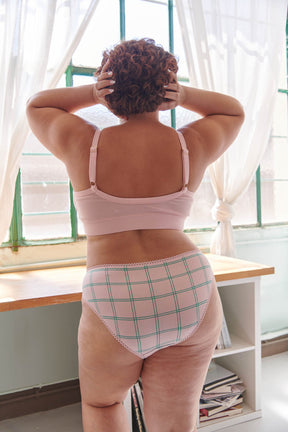 Amandine fait du 44 et porte une taille 2XL
