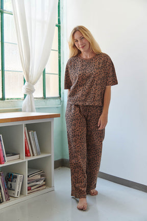 Julie fait du 40 et porte une taille M