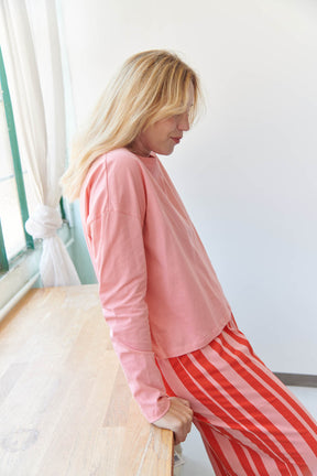 Julie fait du 40 et porte une taille M