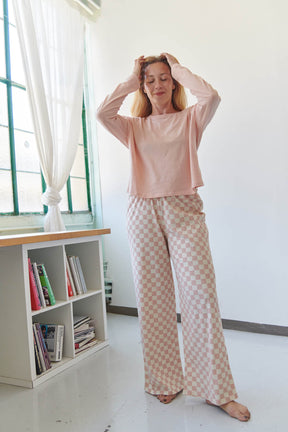Julie fait du 40 et porte une taille M