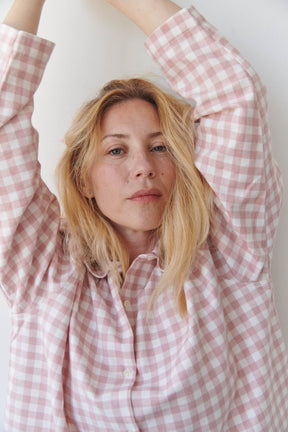 Julie fait du 40 et porte une taille M