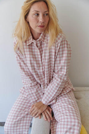 Julie fait du 40 et porte une taille M