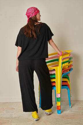 Lorea fait du 38 et porte une taille M