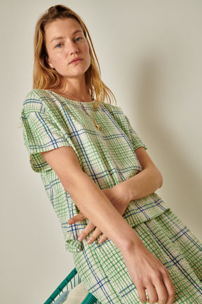 Violette fait du 36 et porte une taille S
