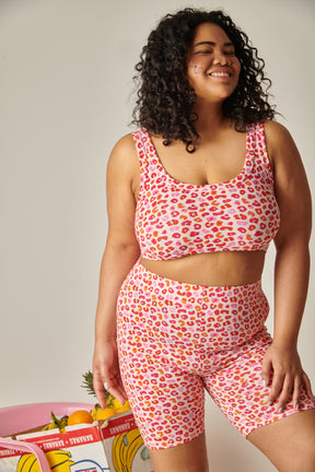 Hoby fait du 46 et porte une taille 2XL
