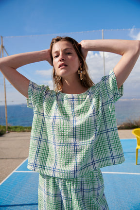 Violette fait du 36 et porte une taille S