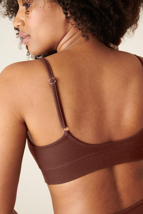 Marie-Charles fait du 85C et du 38 et porte une taille M