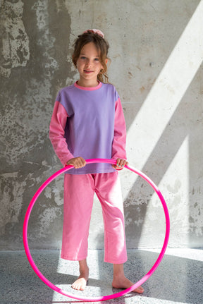 L. porte une taille 7/8 ans