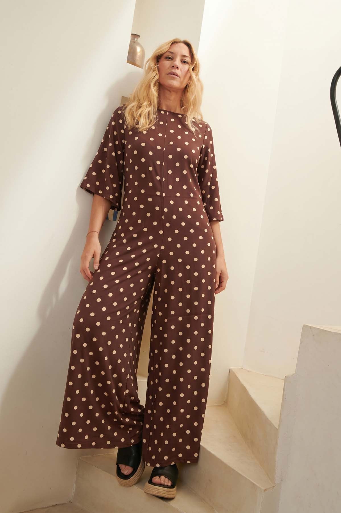 Julie fait du 38 et porte une taille M*