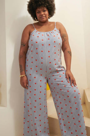 Tiffany is a size 48 and wears a size 3XL