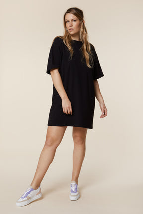 Clara fait du 42/44 et porte une taille L/XL