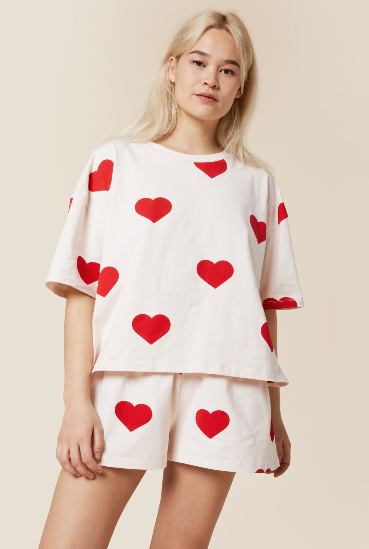 Pyjama coeurs en coton blanc et rouge fille