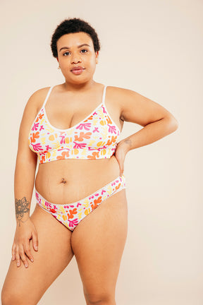 Laurie-Anne fait du 44 et porte une taille XL